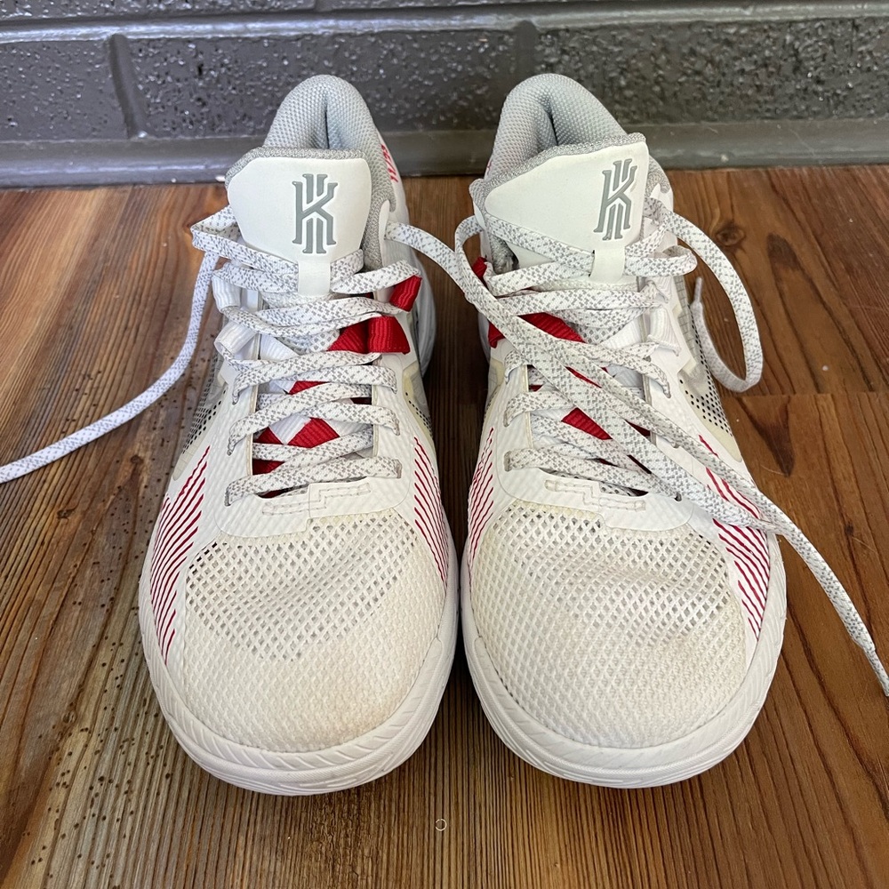 Kyrie Irving Nike Basketball/Volleyball shoes